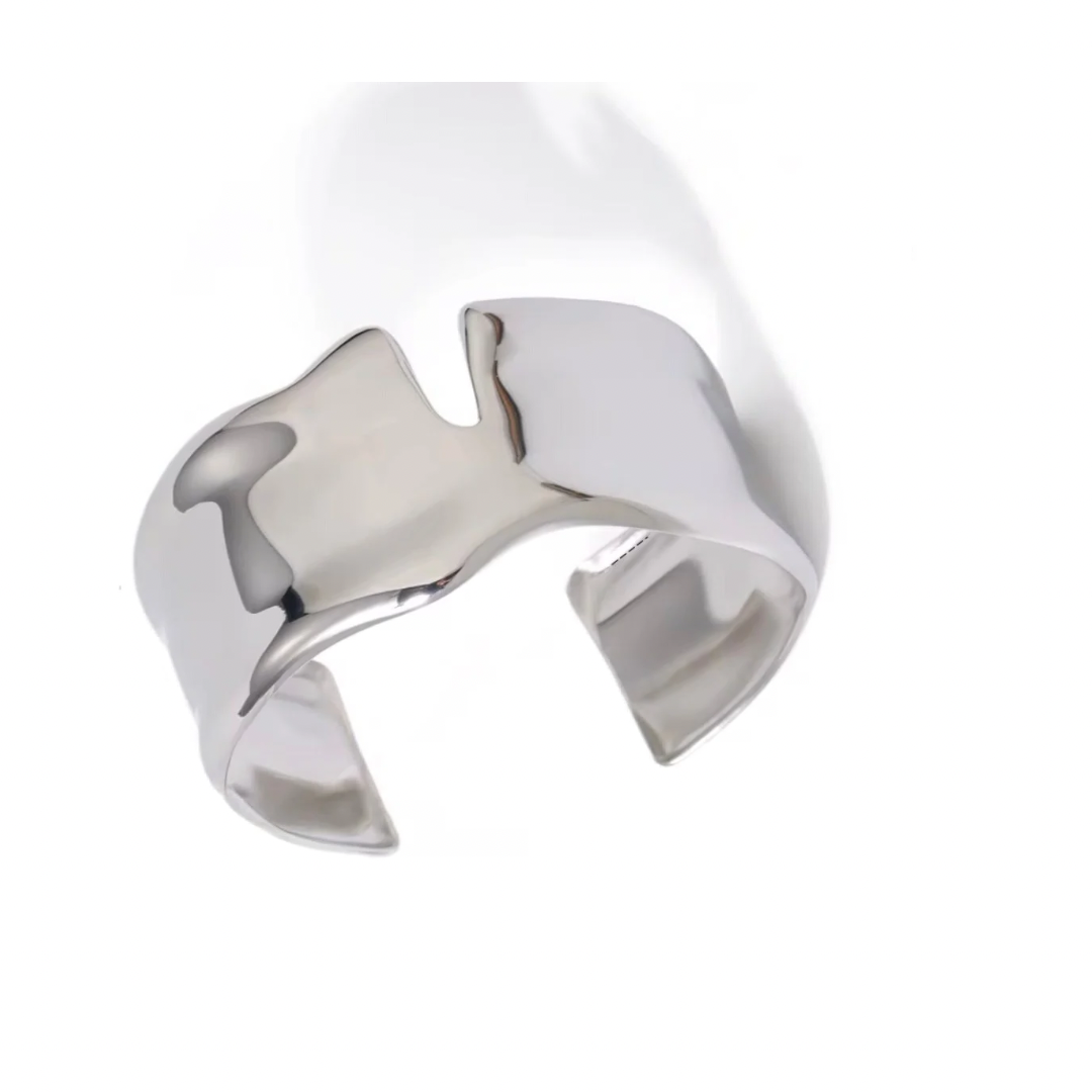 V-Cutout Metal Cuff silver